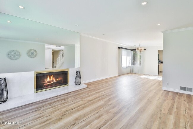 Building Photo - 4082 Avenida Verano