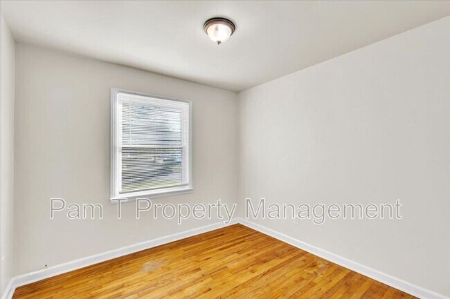 Building Photo - 1702 E.35TH St.