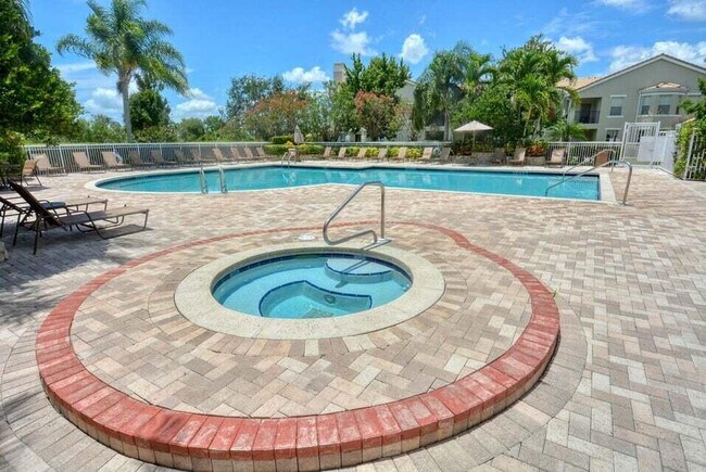 Building Photo - 110 SW Peacock Blvd