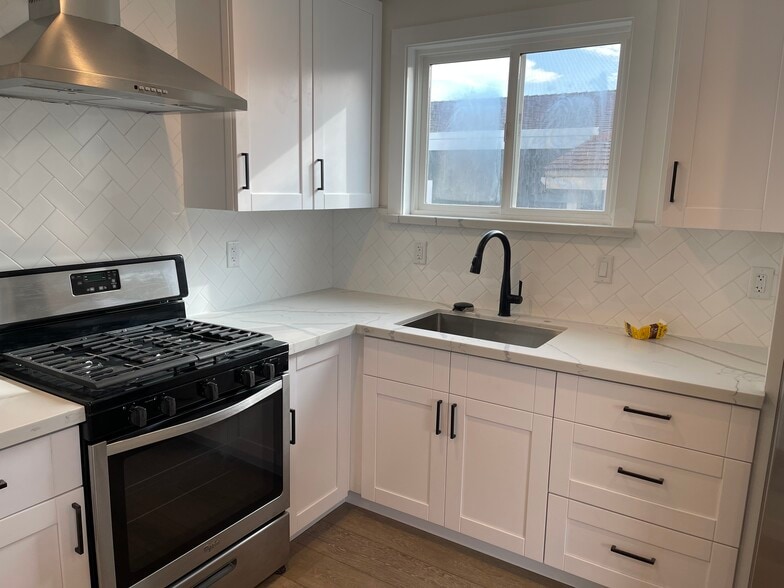 Building Photo - 85 Longview Dr