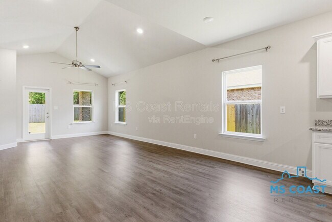 Building Photo - 5723 Overland Dr
