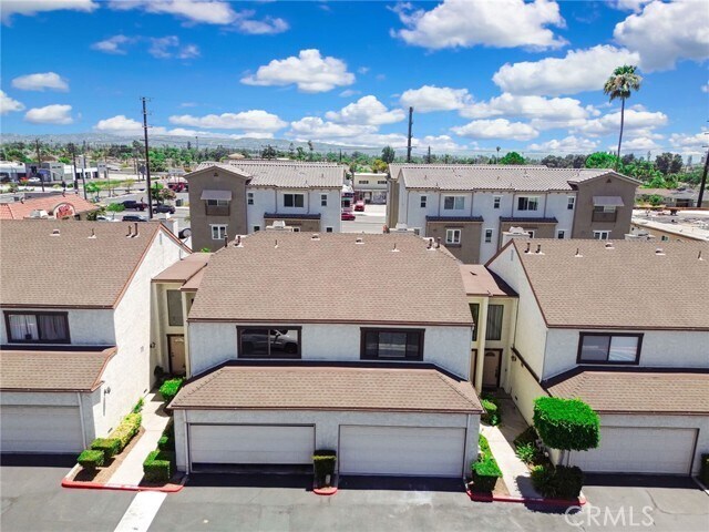Building Photo - 821 S Cerritos Ave