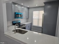Building Photo - 3815A Adelaide Dr