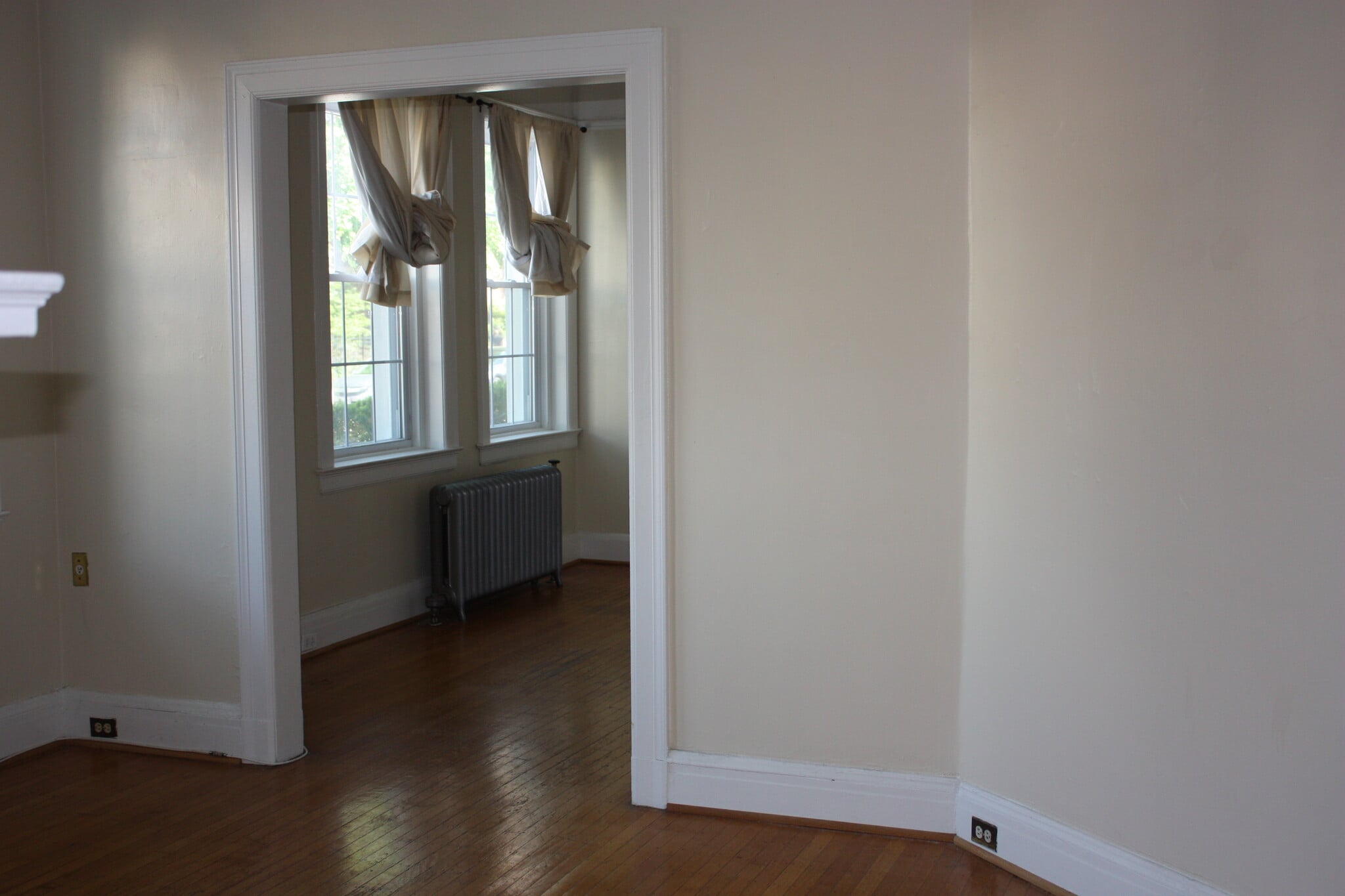 Building Photo - 3409 Greenway