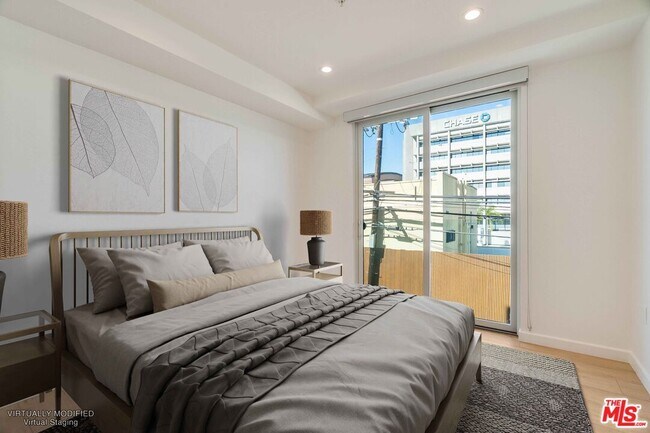 Building Photo - 1414 S Beverly Dr