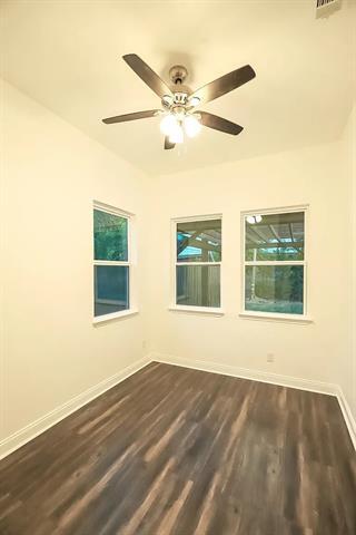 Building Photo - 116 Willow Ln