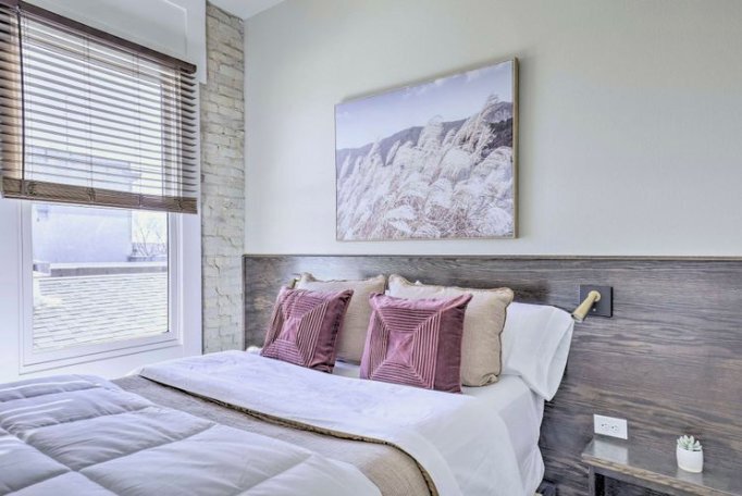 Building Photo - 118-120-120 N LBJ Dr