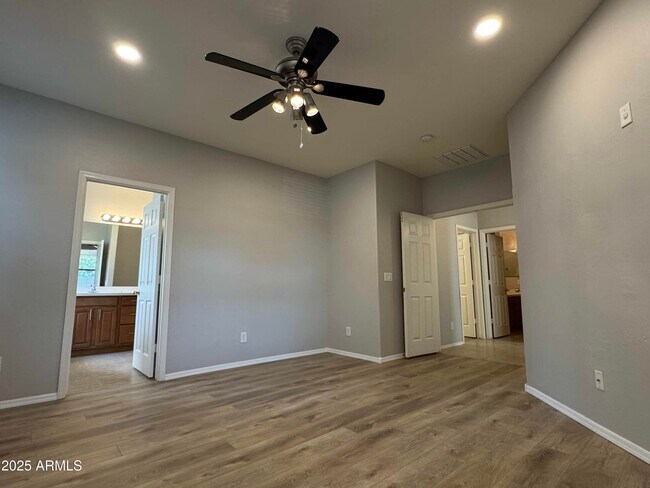 Building Photo - 1376 E Mia Ln