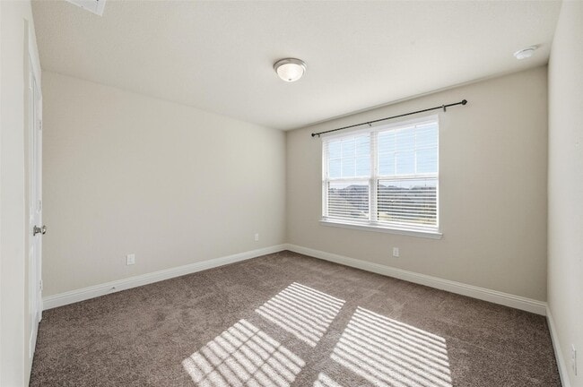 Building Photo - 5460 Blue Quail Dr