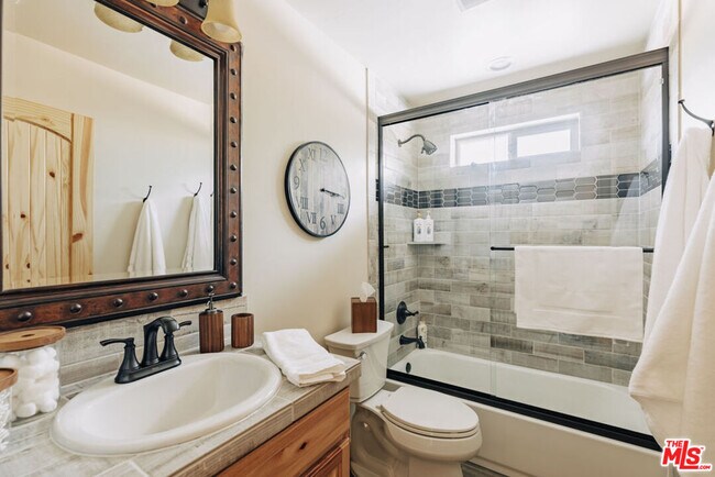 Building Photo - 315 Northern Cross Dr