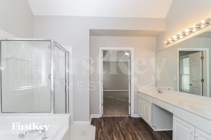 Building Photo - 315 Horseshoe Bend