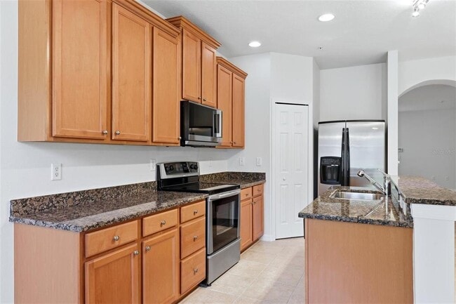 Building Photo - 3717 Parkridge Cir