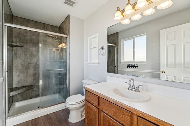 Building Photo - 7557 Arlington Dr