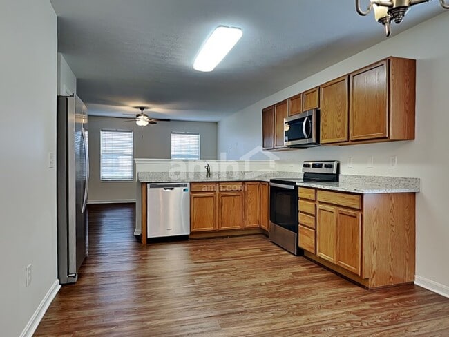 Building Photo - 2555 Samantha Dr