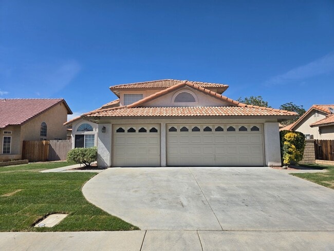 Primary Photo - 2007 Willowbrook Ave