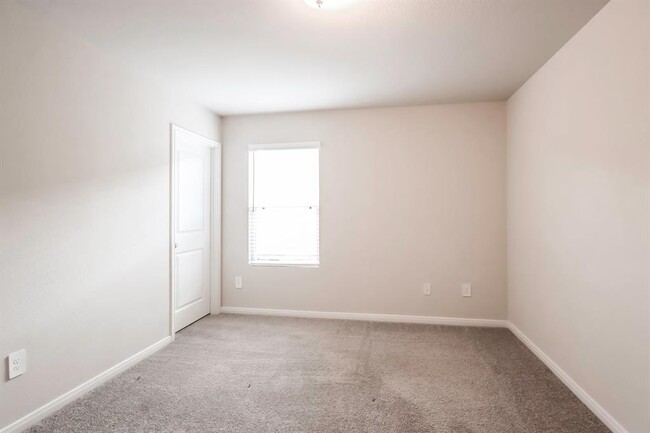 Building Photo - 15678 Briar Forest Dr