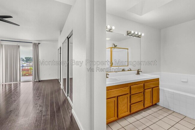 Building Photo - 383 Hillcrest Ave