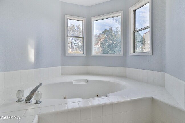Building Photo - 4590 Fern Valley Ct