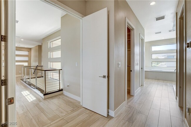 Building Photo - 64 Grey Feather Dr