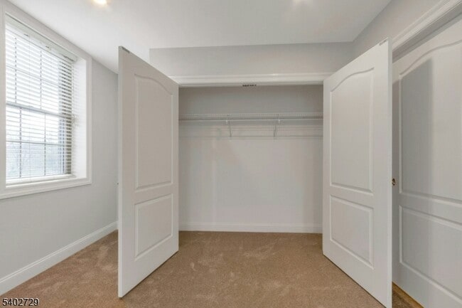 Building Photo - 5401 Rio Vista Dr