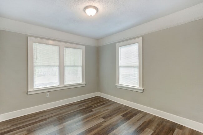 Building Photo - Newly Renovated 2BR/1BA Home In Downtown Savannah