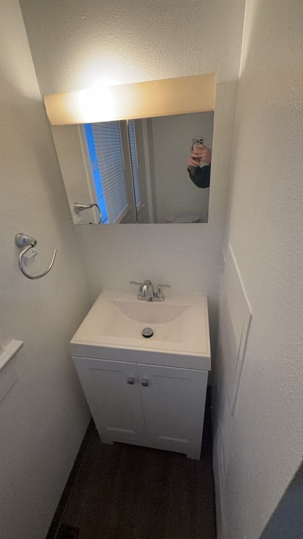 Building Photo - Beautifully redone 4-bedroom, 2-bath home available!