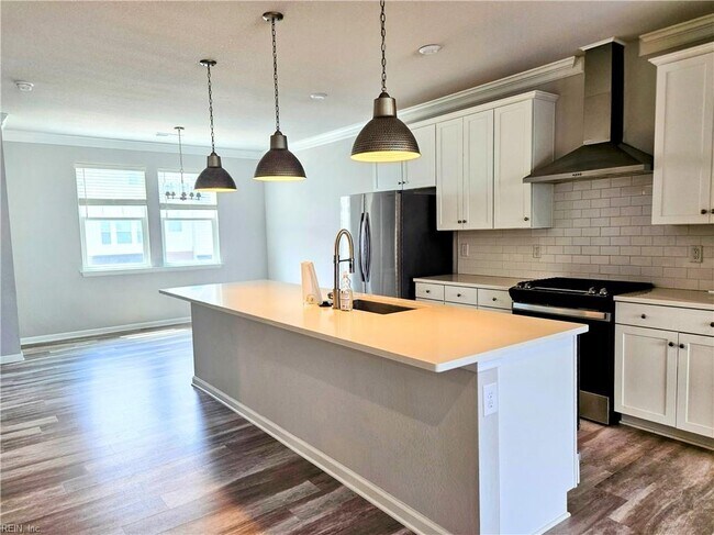 Building Photo - 407 Asuza St