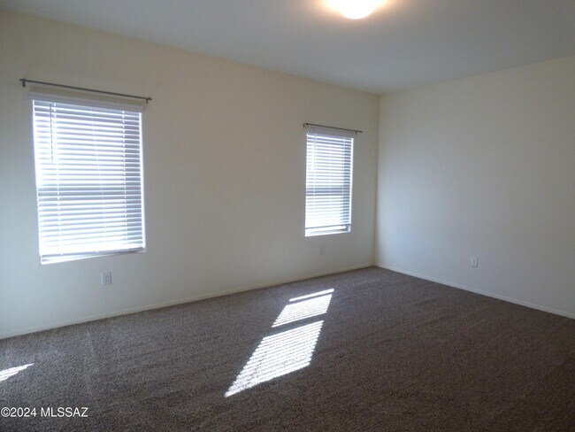 Building Photo - 10208 N Crooked Peak Trail