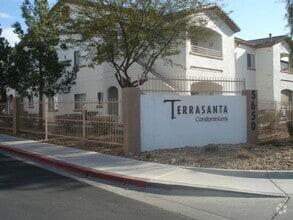 Building Photo - Excellent 2 bed 2 ba in a gated community