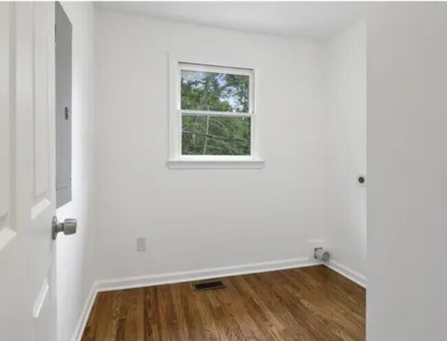 Building Photo - 2260 Pilgrim Mill Rd