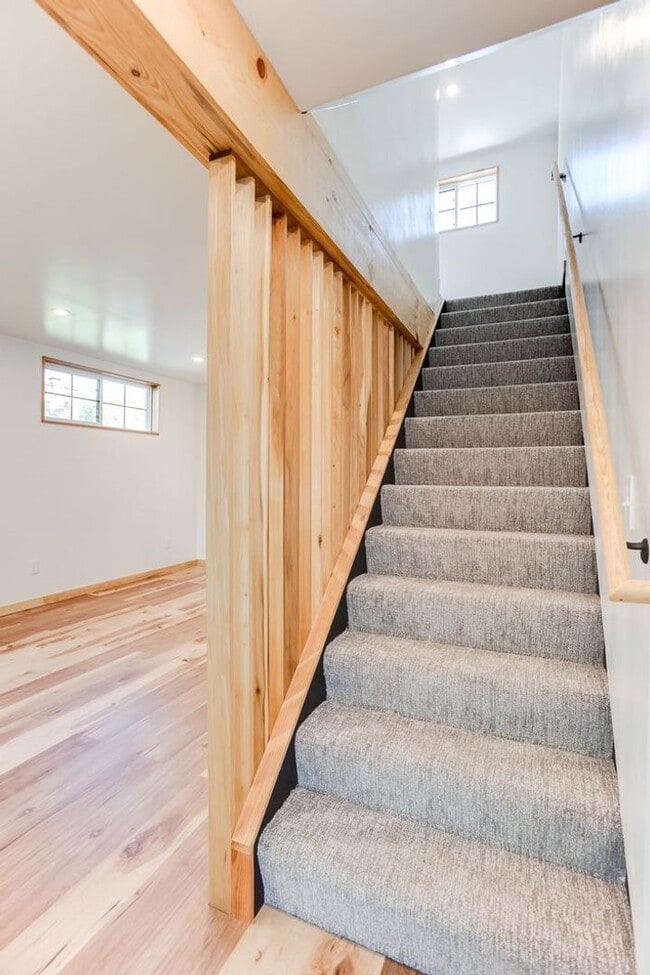 Building Photo - Gorgeous 2 bed, 2 bath 1 garage home in Li...