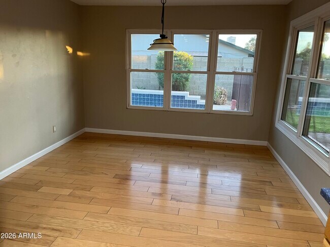 Building Photo - 3301 W Belmont Ave