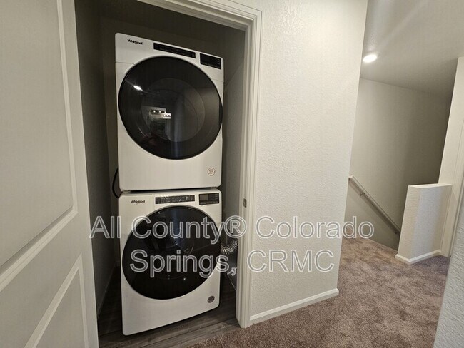 Building Photo - 9256 Lytle Grv