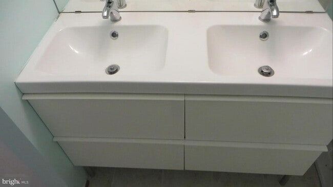 Building Photo - 1126 Pewter Ct