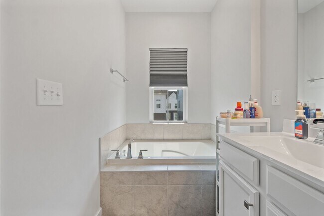 Building Photo - 2694A Azalea Garden Road