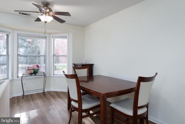 Building Photo - 206 Salem Ct