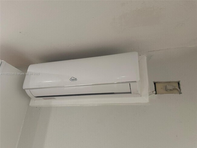 Building Photo - 20250 SW 182nd Ave