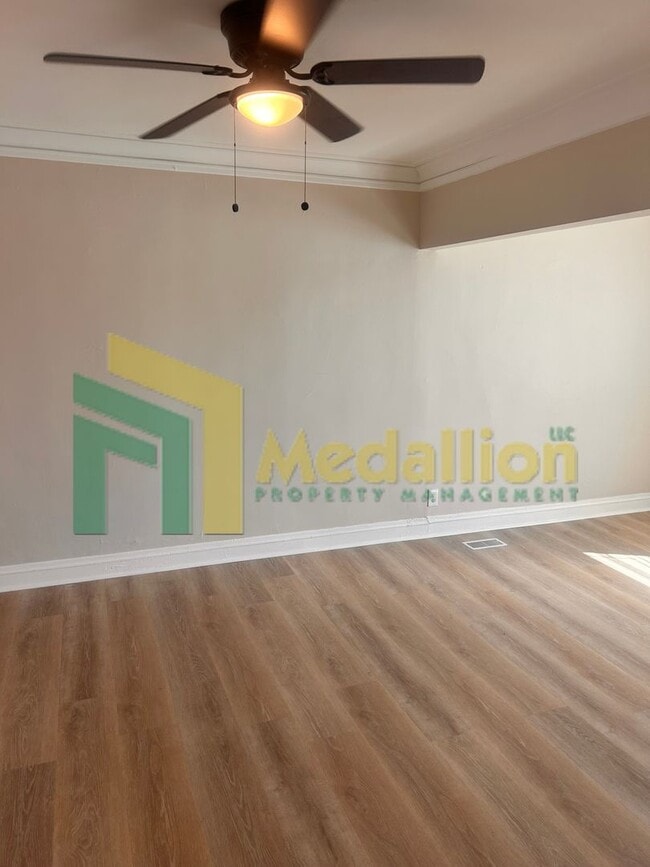 Building Photo - Spacious 1-Bedroom Single-Family Home with Large Fenced Yard