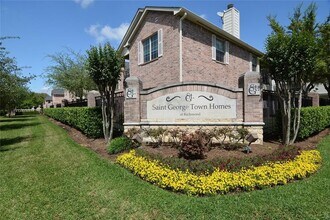Building Photo - 2865 Westhollow Dr