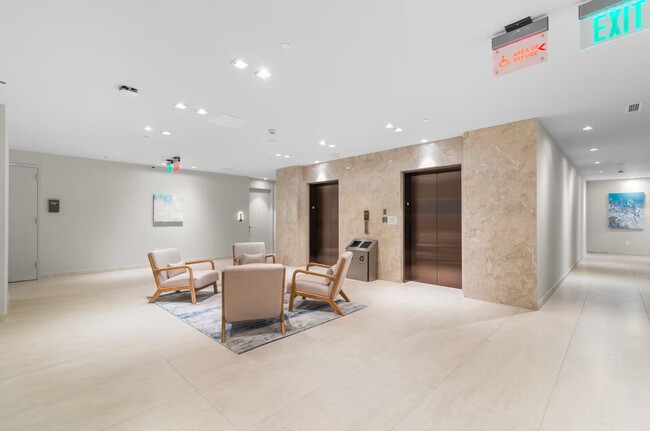 Building Photo - 3100 N Ocean Dr