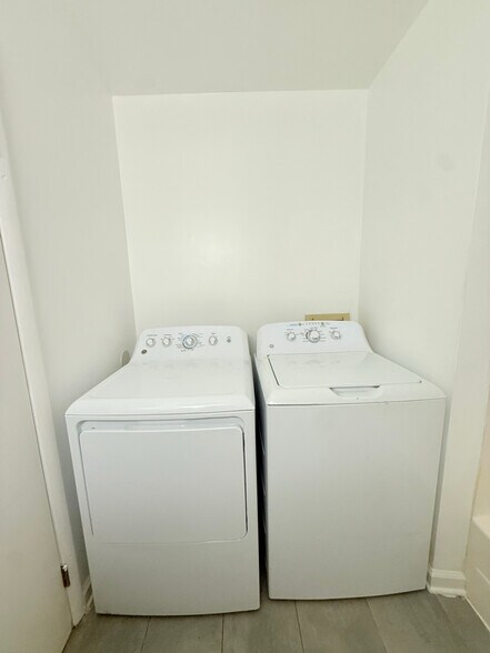 Building Photo - 25 Harding St