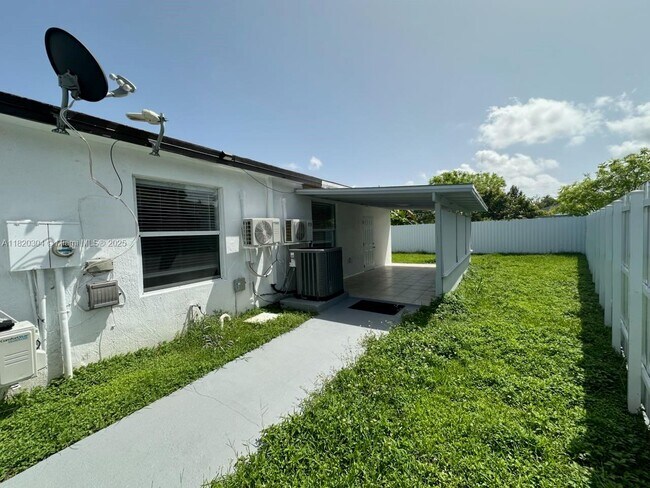 Building Photo - 25636 SW 125th Pl