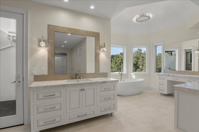 Building Photo - Luxury 10 Bedrooms, 9 Bathroom Estate for Lease in Los Gatos
