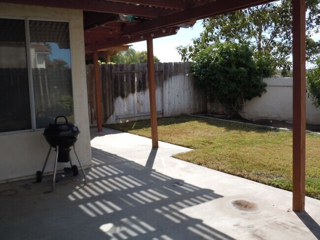 Building Photo - Great family home on a cul-de-sac