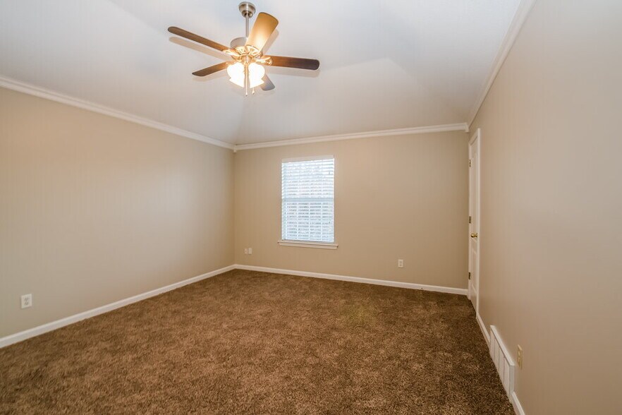 Building Photo - 11625 Leewood Dr