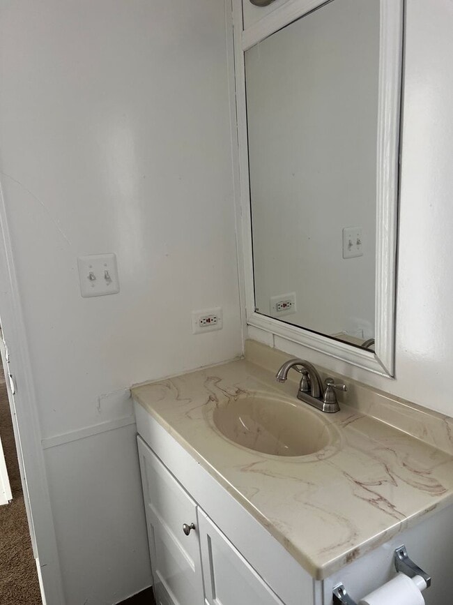 Building Photo - Welcome to the charming Riverdale Farms subdivision in Thornton, CO, where a delightful 3-bedroom...