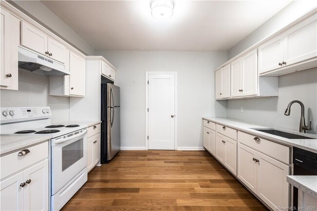 Building Photo - 55 Cider Mill Ln