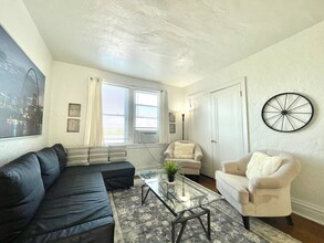 Building Photo - 6653 Berthold Ave