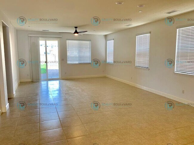 Building Photo - Gorgeous Newer 3 Bedroom Home! Located off...