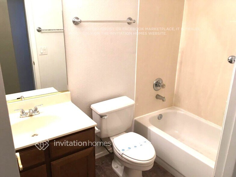 Building Photo - 9733 W Tonopah Dr